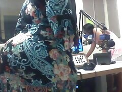 Mamá tetona Alura Jensen se folla sexmex gratis a un tipo más joven en el baño