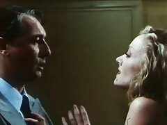 Sirvienta sexy le da una mano a una polla peliculas xxx mexicanas